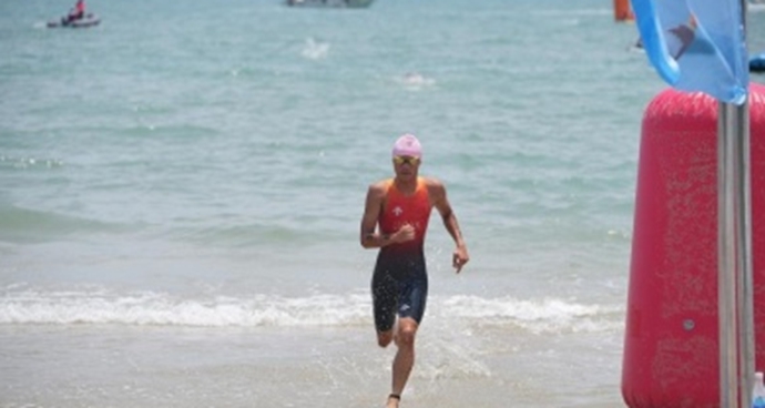 中国队拿下亚沙会游跑两项混合接力比赛金牌！